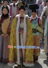 Yellow Chinese Qing Dynasty Princess Winter Mantle Cape