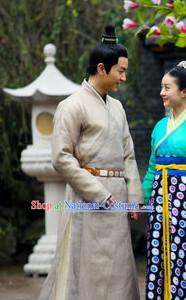 Traditional Chinese Hanfu Dresses for Men