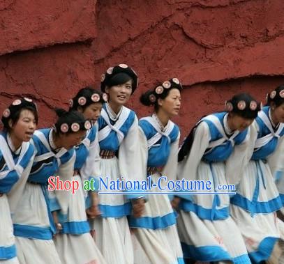 China Yunnan Lijiang Naxi Minority Clothes and Headwear for Girls