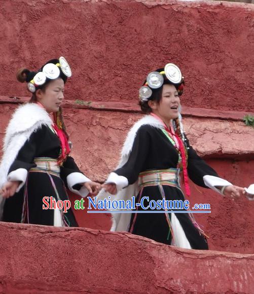 Yunnan Naxi Clothes and Ornaments