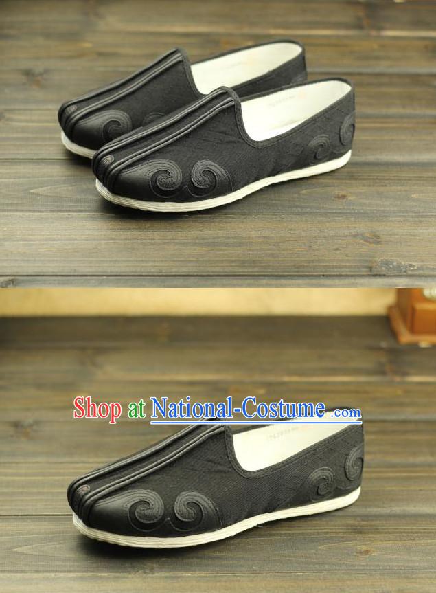 Black Handmade Chinese Traditional  Fabric Cloud Shoes Footwear