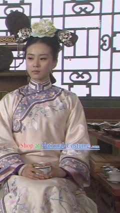 Chinese Traditional National Costume Qing Dynasty Cheongsam and Headwear