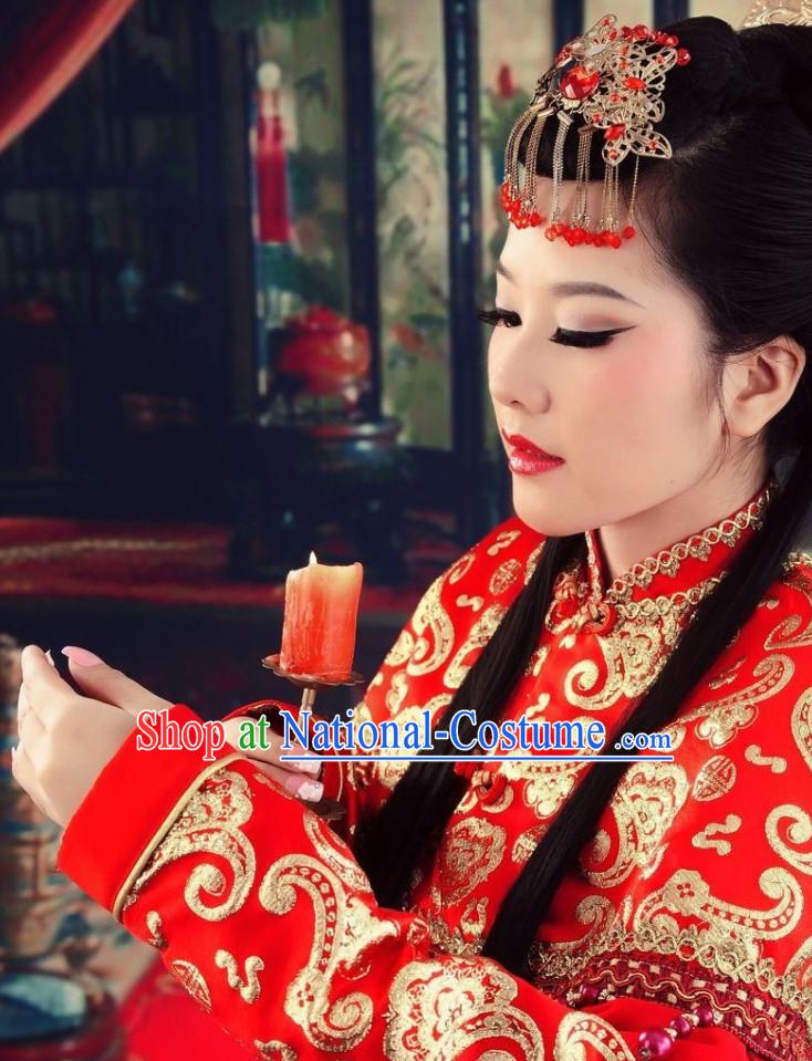 Chinese traditional ceremonial wedding outfit for women