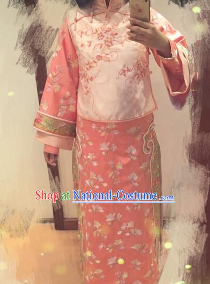 Chinese Traditional Qing Dynasty Princess Gowns and Hair Accessories for Women