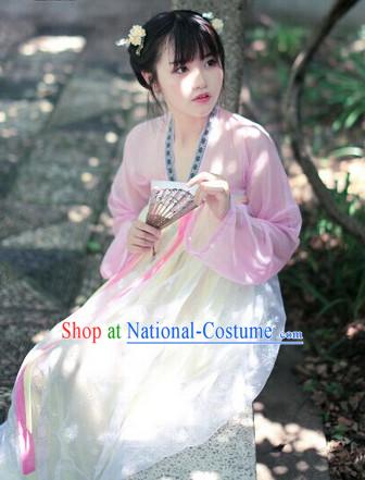 Ancient Chinese Tang Dynasty Clothing for Women