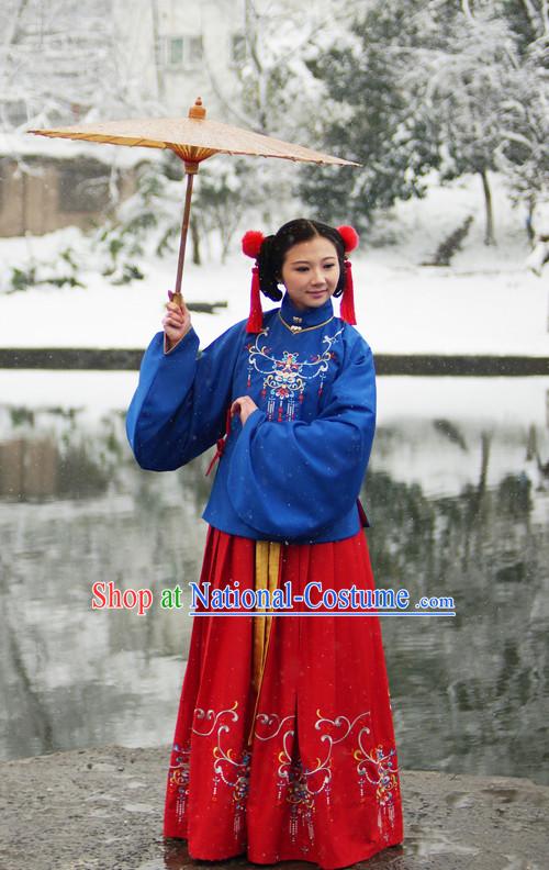 Ancient Chinese Ming Dynasty Winter Noblewoman Clothes and Hair Accessories Complete Set