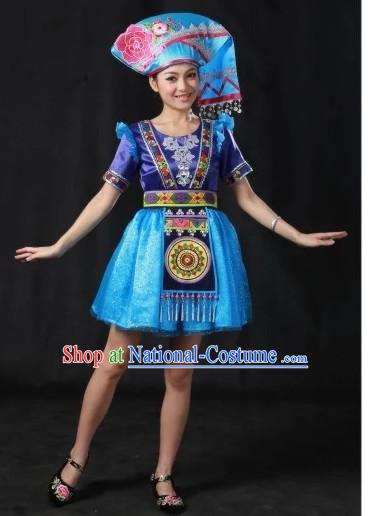 Traditional Chinese Ethnic Zhuang People Folk Clothes and Hat Complete Set for Women