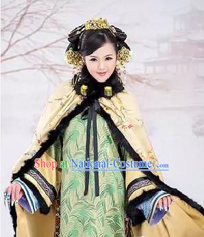 Chinese Classical Noblewomen Costumes and Hair Jewelry Complete Set