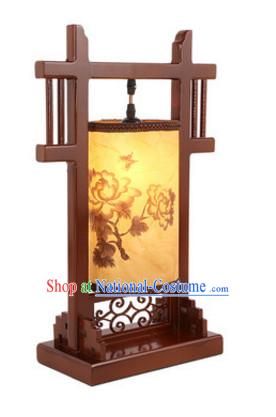 Chinese Ancient Handmade and Carved Natural Wood Desk Palace Lantern