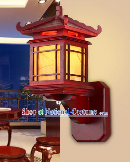 Traditional Chinese Classical Natural Wood and Carved Temple Shape Hanging Palace Lantern