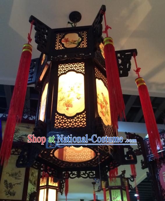 Traditional Chinese Classical Natural Wood and Carved Hanging Palace Lantern