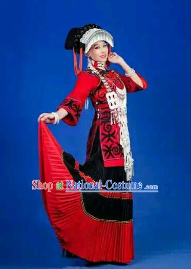 China Miao Tribe Princess Garment Clothing and Hat Complete Set for Women