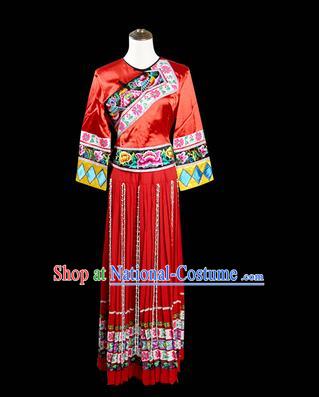 Traditional Chinese Miao Nationality Dancing Costume, Hmong Female Folk Dance Ethnic Pleated Skirt, Chinese Minority Tujia Nationality Embroidery Costume for Women