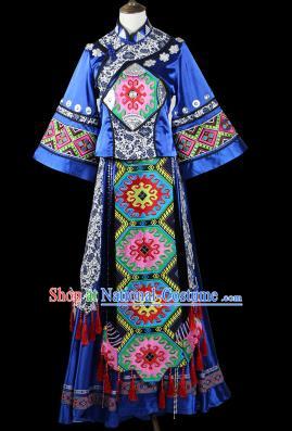 Traditional Chinese Miao Nationality Dancing Costume, Female Folk Dance Ethnic Pleated Skirt, Chinese Minority Nationality Embroidery Costume for Women