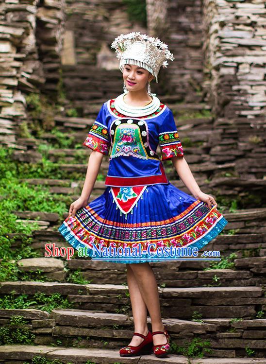 Traditional Chinese Miao Nationality Dancing Costume, Hmong Female Folk Dance Ethnic Pleated Skirt, Chinese Minority Nationality Embroidery Costume for Women