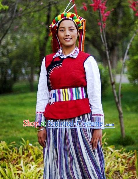 Traditional Chinese Nu Nationality Dancing Costume, Nuzu Female Folk Dance Ethnic Pleated Skirt, Chinese Nu Minority Nationality Embroidery Costume for Women