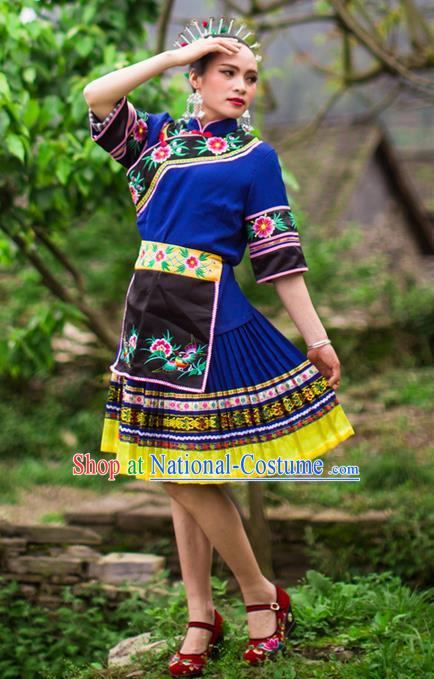 Traditional Chinese Tujia Nationality Dancing Costume, Tujiazu Female Folk Dance Ethnic Pleated Skirt, Chinese Tujia Minority Nationality Embroidery Costume for Women