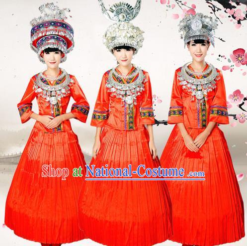 Traditional Chinese Miao Nationality Dancing Costume, Hmong Female Folk Dance Ethnic Pleated Skirt, Chinese Minority Nationality Embroidery Costume for Women