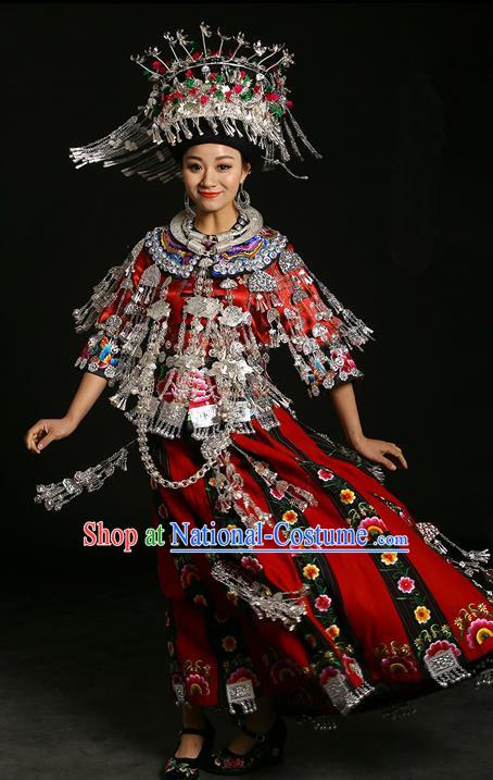 Traditional Chinese Miao Nationality Wedding Costume Accessories Crown, Necklace, Hmong Female Wedding Ethnic Dress and Phoenix Silver Headwear, Chinese Minority Nationality Embroidery Costume and Hat for Women