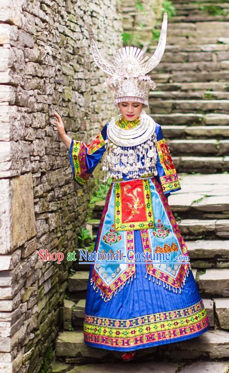 Traditional Chinese Miao Nationality Wedding Costume Accessories Crown, Necklace, Hmong Female Wedding Ethnic Dress and Phoenix Silver Headwear, Chinese Minority Nationality Embroidery Costume and Hat for Women