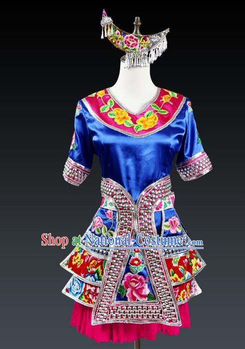 Traditional Chinese Dong Nationality Dancing Costume, Dongzu Female Folk Dance Ethnic Dress Set, Chinese Minority Dong Nationality Embroidery Costume for Women