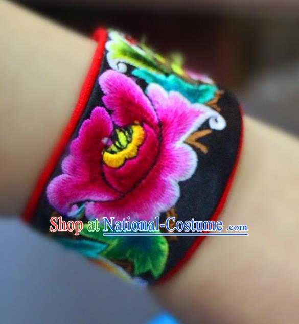 Traditional Chinese Miao Nationality Jewelry Accessories Bracelet, Hmong Ethnic Accessories Embroidery Bracelet for Women