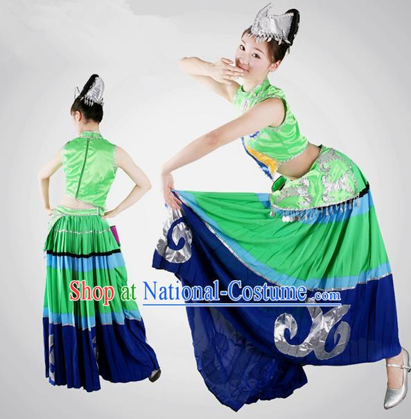 Traditional Chinese Yi Nationality Dancing Costume, Yizu Female Folk Dance Ethnic Dress, Chinese Minority Yi Nationality Embroidery Costume for Women