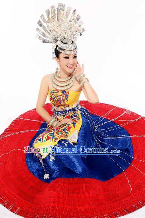 Traditional Chinese Miao Ethnic Clothing and Silver Hair Jewelry Complete Set for Women