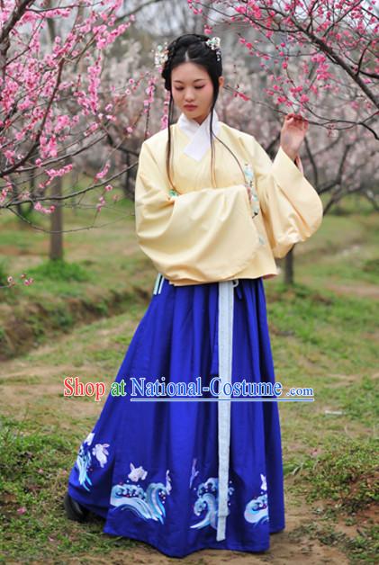 Ancient Chinese Ming Dynasty Clothing for Women