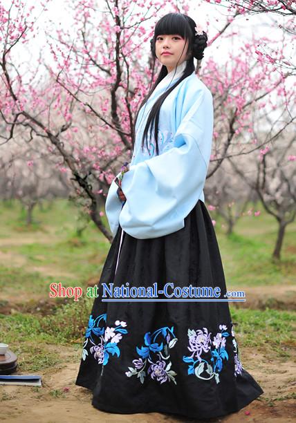 Ancient Chinese Ming Dynasty Clothing for Women