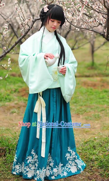 Ancient Chinese Ming Dynasty Clothing for Women