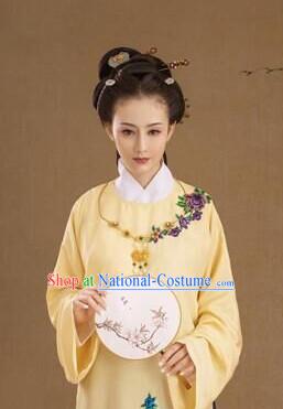 Ming Dynasty Chinese Women Clothing