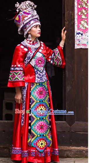 Chinese Ethnic Groups Wear Dresses Traditional Clothing for Women