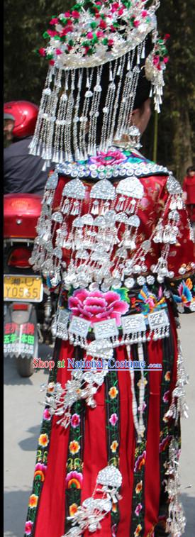 Chinese Ethnic Groups Wear Dresses Traditional Clothing for Women