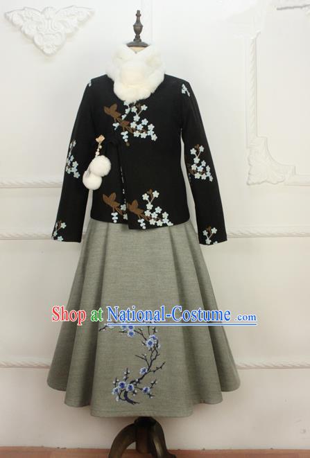 Traditional Classic Women Clothing, Traditional Chinese Classic Woolen Dress Embroidered Pleated Skirt, Chinese Han Dynasty Restoring Ancient Wool Long Skirt for Women