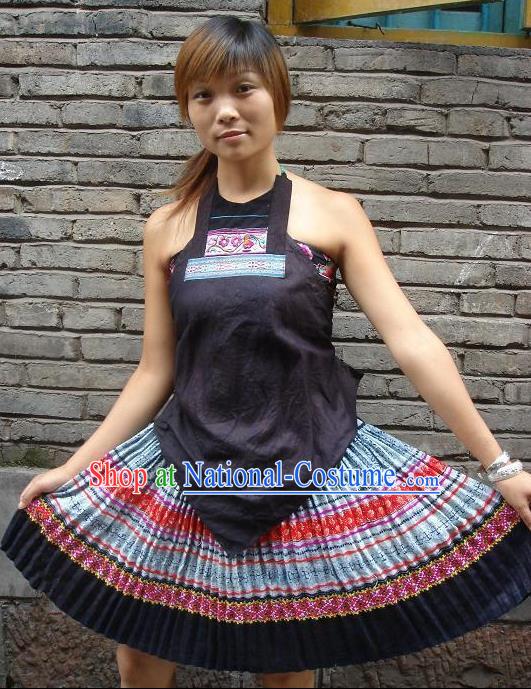 Traditional Chinese Miao Nationality Dancing Costume, Hmong Female Folk Dance Ethnic Pleated Skirt, Chinese Minority Nationality Embroidery Costume for Women