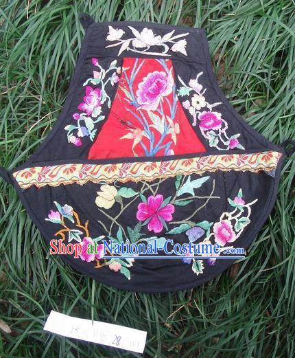 Traditional Chinese Miao Nationality Dancing Costume Apron, Hmong Female Folk Dance Ethnic Pinafore, Chinese Minority Nationality Handmade Embroidery Waist Pack for Women