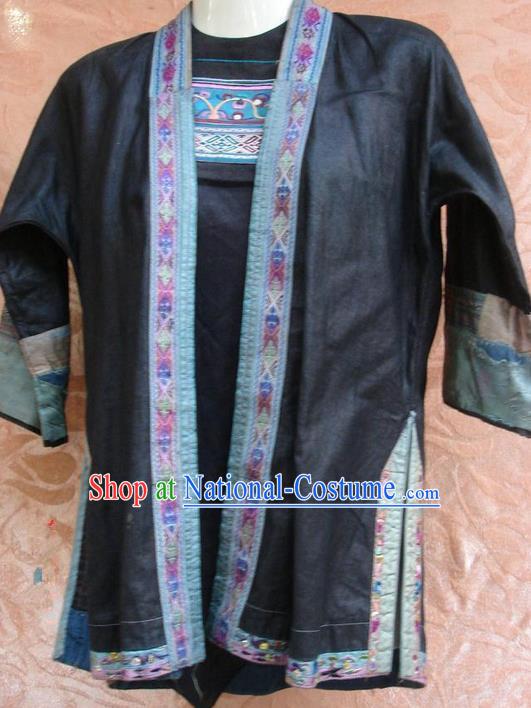 Traditional Chinese Miao Nationality Dancing Costume, Hmong Female Folk Dance Ethnic Blouse, Chinese Minority Nationality Handmade Embroidery Costume for Women