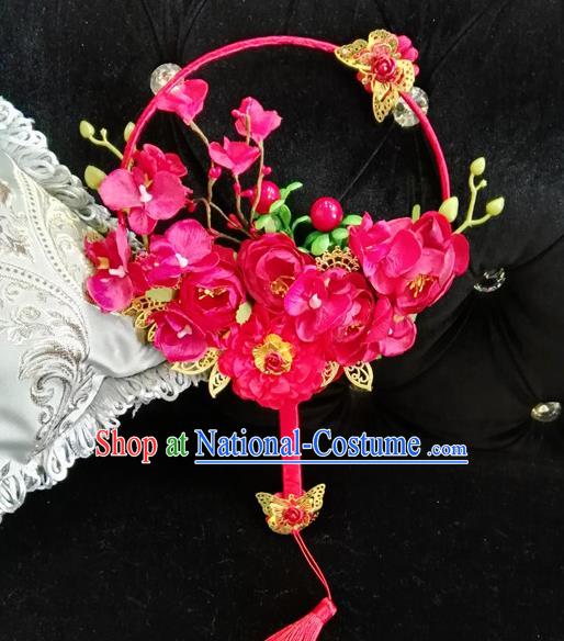 Traditional Handmade Chinese Ancient Wedding Catwalks Round Fans, Hanfu Palace Lady Bride Rosy Flowers Mandarin Fans for Women