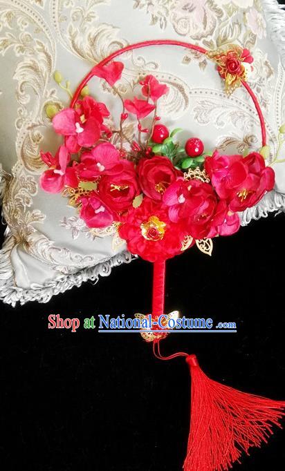 Traditional Handmade Chinese Ancient Wedding Catwalks Round Fans, Hanfu Palace Lady Bride Red Flowers Mandarin Fans for Women