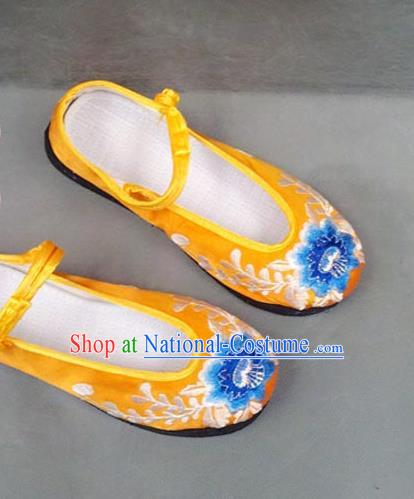 Asian Chinese National Wedding Yellow Embroidered Shoes, Traditional China Handmade Shoes Hanfu Embroidery Peony Shoes for Women