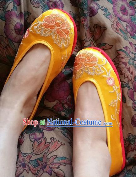 Asian Chinese National Embroidery Peony Wedding Yellow Shoes Handmade Embroidered Shoes, Traditional China Princess Shoes Hanfu Shoe for Women