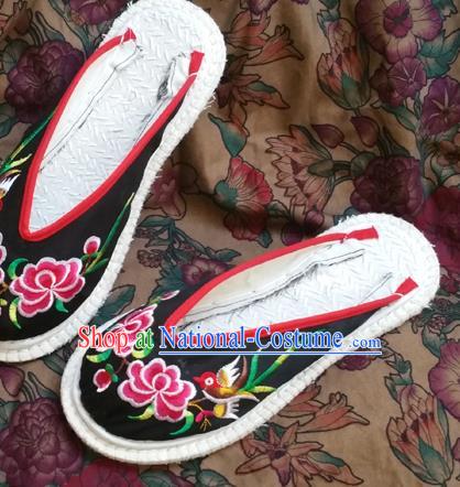 Traditional Chinese National Embroidered Shoes Handmade Black Cloth Slippers, China Hanfu Embroidery Flowers Shoes for Women