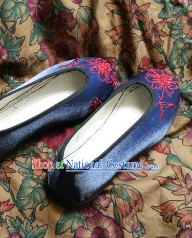 Traditional Chinese National Embroidered Shoes Handmade Navy Satin Shoes, China Hanfu Embroidery Flower Shoes for Women