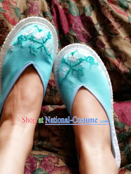 Traditional Chinese National Embroidered Shoes Handmade Bride Blue Satin Slippers, China Hanfu Embroidery Peach Blossom Wedding Shoes for Women