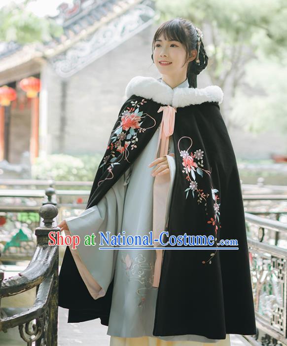 Asian China Ming Dynasty Princess Embroidered Black Cape, Traditional Ancient Chinese Palace Lady Elegant Hanfu Mantle for Women