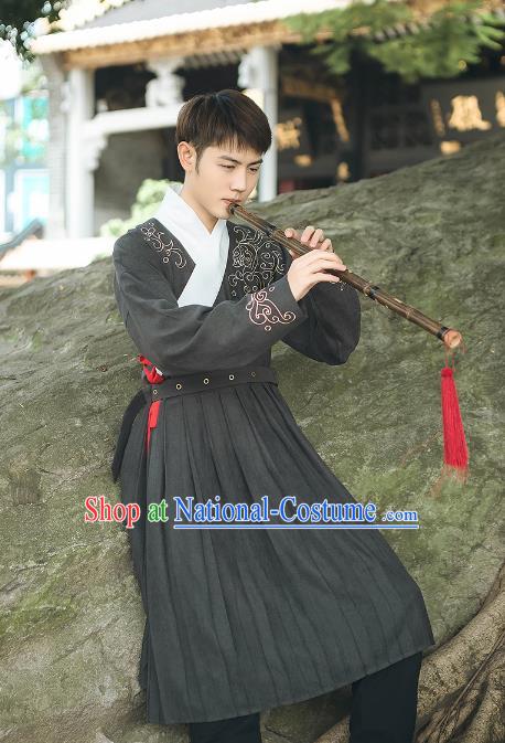 Asian China Ming Dynasty Swordsman Embroidered Costume, Traditional Ancient Chinese Elegant Hanfu Black Robe Clothing for Men