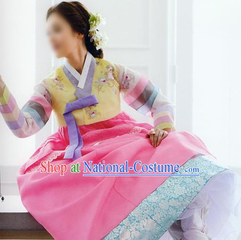 Traditional Korean Costumes Bride Formal Attire Ceremonial Yellow Blouse and Pink Dress, Korea Hanbok Court Embroidered Clothing for Women