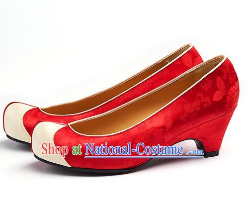 Traditional Korean National Wedding Embroidered Red Shoes, Asian Korean Hanbok Bride Embroidery Satin Shoes for Women