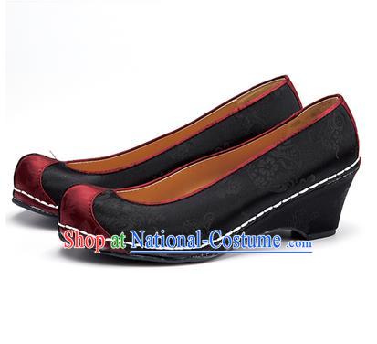 Traditional Korean National Wedding Embroidered Shoes, Asian Korean Hanbok Bride Embroidery Black Satin Shoes for Women